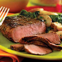 Filetes de Carne Marinados con Chile y Crema de Cilantro